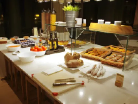 DoubleTree by Hilton Girona Hotels in El Girones