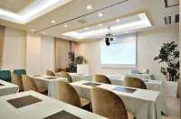 GRAND PARK HOTEL　THE LUXUEUX　MINAMI KASHIWA Hotels in Kashiwa