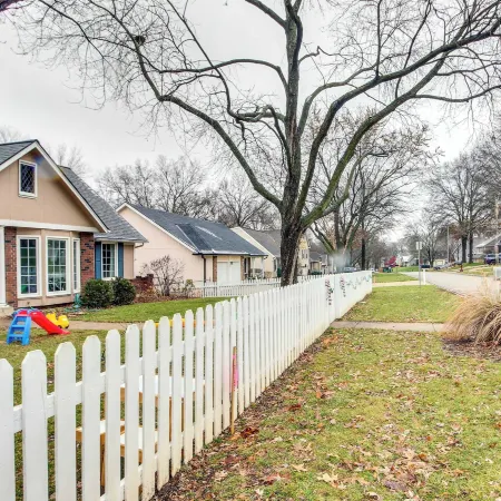 Shawnee Vacation Rental ~ 11 Mi to Kansas City!