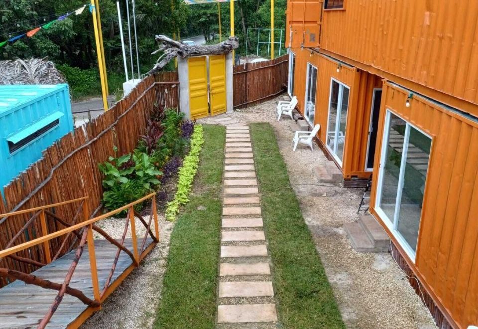 Hotel Container Project, Exterior, Garden
