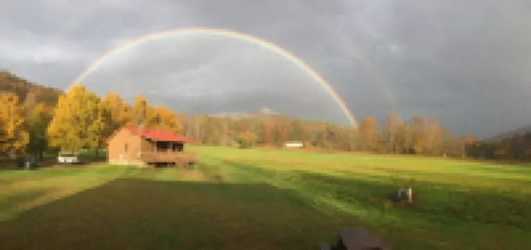 Bear Claw Cabin,  Located in Blairsville,GA ! on Richard Russell Scenic Hwy !!