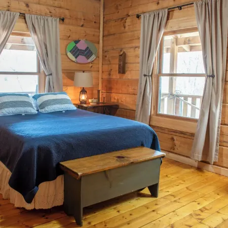 Bear Pause Log Cabin in the Great Smoky Mountains