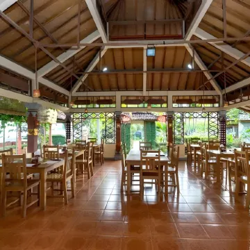 Lovina Beach Hotel Отели рядом с достопримечательностью «Пляж Ловина»