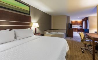 Holiday Inn Express Golden-Kicking Horse