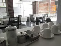 Studio One Thamrin Hotel - servizio colazione