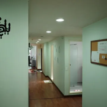 YaKorea Hostel Gangnam Отели рядом с достопримечательностью «Бейсбол Стадион Ямсил»