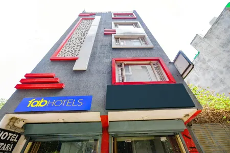 FabHotel Ishtara Auberge - Nr Yashobhoomi Convention Centre Отели рядом с достопримечательностью «Храм Йогмайи»