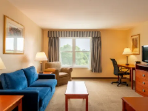 White River Inn & Suites Hotels in Hartford
