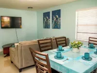 Fenced yard lots of Parking for trailer close to beach 4 bedrooms Edgewater Hotels in Edgewater