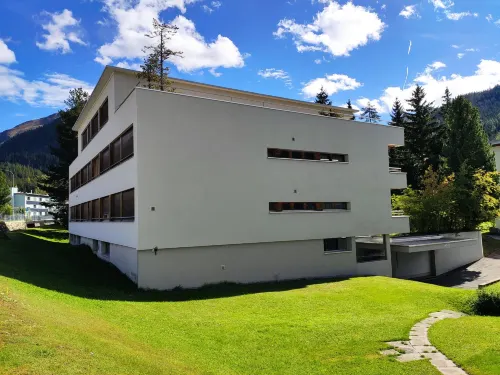 Verbena Apt 4