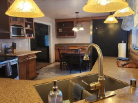 Spacious 3 bdrm home in quiet neighborhood in Quincy 플러머스 카운티 호텔