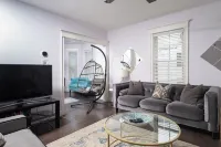 Stylish 6-Bedroom Home Near Boston – Dual Units, Yard & Parking Included!