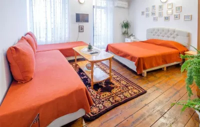 Room-charming Guest Room in Historic Vel Các khách sạn gần Tsarevets Fortress