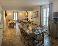 Hôtel Restaurant O'Banel فنادق في Calvisson