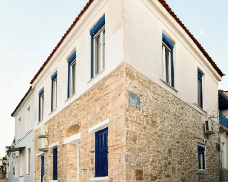 Charming Samos Escape With Jacuzzi and Private Balcony Hotéis em Pythagoreio