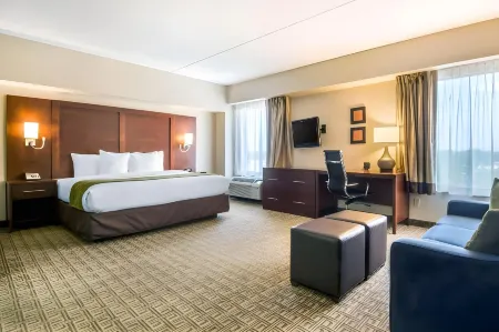 Comfort Suites at Woodbridge