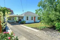 Boutique Retreat - The Bungalow - 3-Star