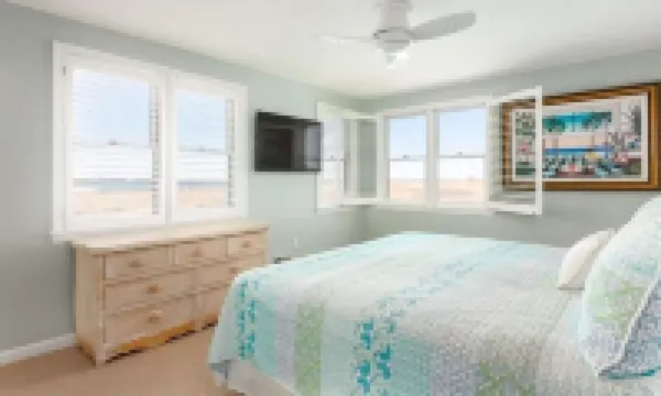 Magnificent Waterfront Home with Pool Hotels in Newburyport