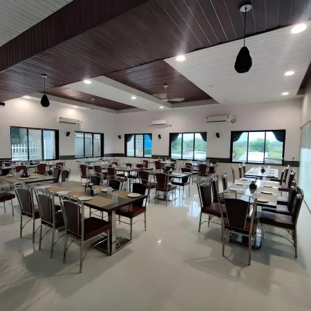 Paramount Riverfront Resort & Spa, Karjat