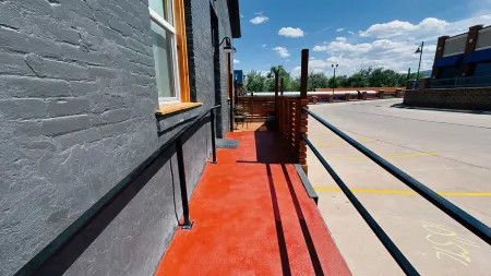 The Power Plant near historic Main St, Train Depot and Ark. River. Pet friendly!