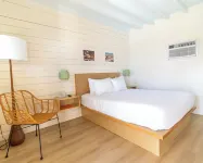 Driftwood Motel