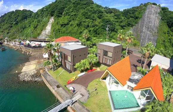 平靜的拉奈港酒店