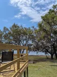 Holiday Lake Retreat, 2-Bedroom, Dogs Welcome, 8 Miles to Rainbow River,Sleeps 4