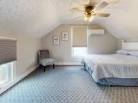 Recovery Loft 1-bedroom apartment in Mansfield with WiFi, AC, Full Kitchen Các khách sạn ở Mansfield