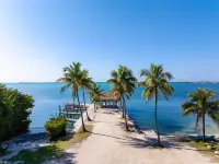 Rock Reef Resort - Beach