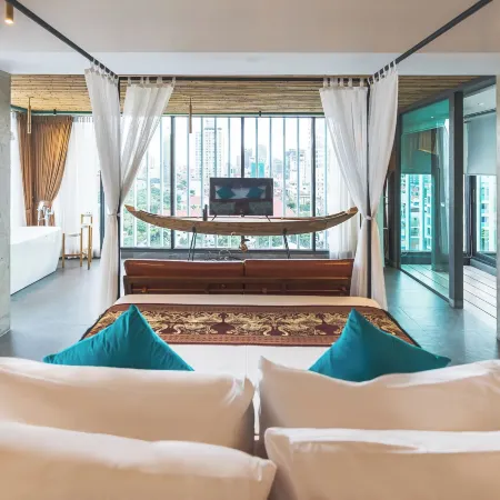 Check Inn Phnom Penh Royal Palace