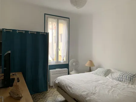 Maison de Village 150 m de la Plage Отели в г. Сербер