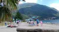 LARGE APARTMENT BETWEEN LAKE & MOUNTAINS
