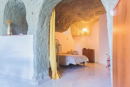 Appartamento in pietra di tufo verde Ischitana, Forio