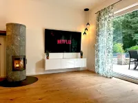 House by the forest with outdoor whirlpool and fireplace Hotels in Stolberg