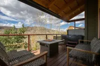 Majestic Modern - Beautifully furnished home close to skiing, fishing and hiking