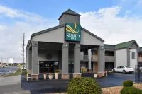 Quality Inn Calhoun North I-75 - parking