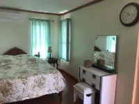 A charming ocean front resort... Hoteles en 