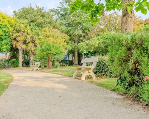 Appartement T2 - Résidence Avec Piscine et Parc Hotels in Marans