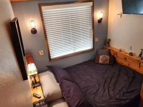 Custom tiny house with an awesome view.Close to Hamilton and Darby