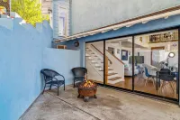 Quiet Mountain Home with Stunning Views near Universal Studios Hollywood