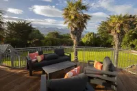 Magical Oceanfront Spot Hotels in Hapuku