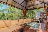 NEW: 3BR, private HotTub, FireTable, BBQ, AC, Dogs OK, WIFI