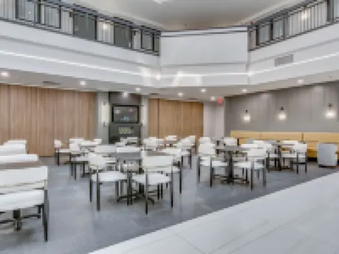 Embassy Suites by Hilton Louisville East Hotels in Lyndon