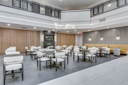 Embassy Suites by Hilton Louisville East