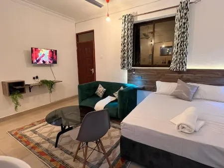Amari's Modern Furnished STUDIO/BEDSITTER bamburi 4th avenue Mwembeni