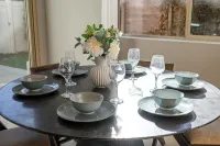 Ideal modern style home 4bd/3ba Hotels near The Yorba — Slaughter Families Adobe