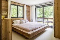 Cosy 5 bedroom chalet view Mont Blanc hot tub cosy fire amazing summer hikes