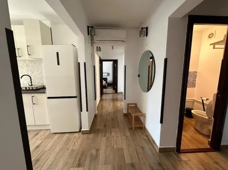 Wonderful, Luxury 2-Bedroom Apartment in delightful Constanța with WiFi, AC