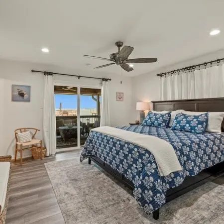 Cedar Creek Serentity Shores Lake house Отели в г. Тул