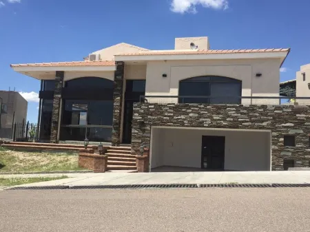LOS ANDES HOUSE. VIEW OF THE ANDES MOUNTAINS.